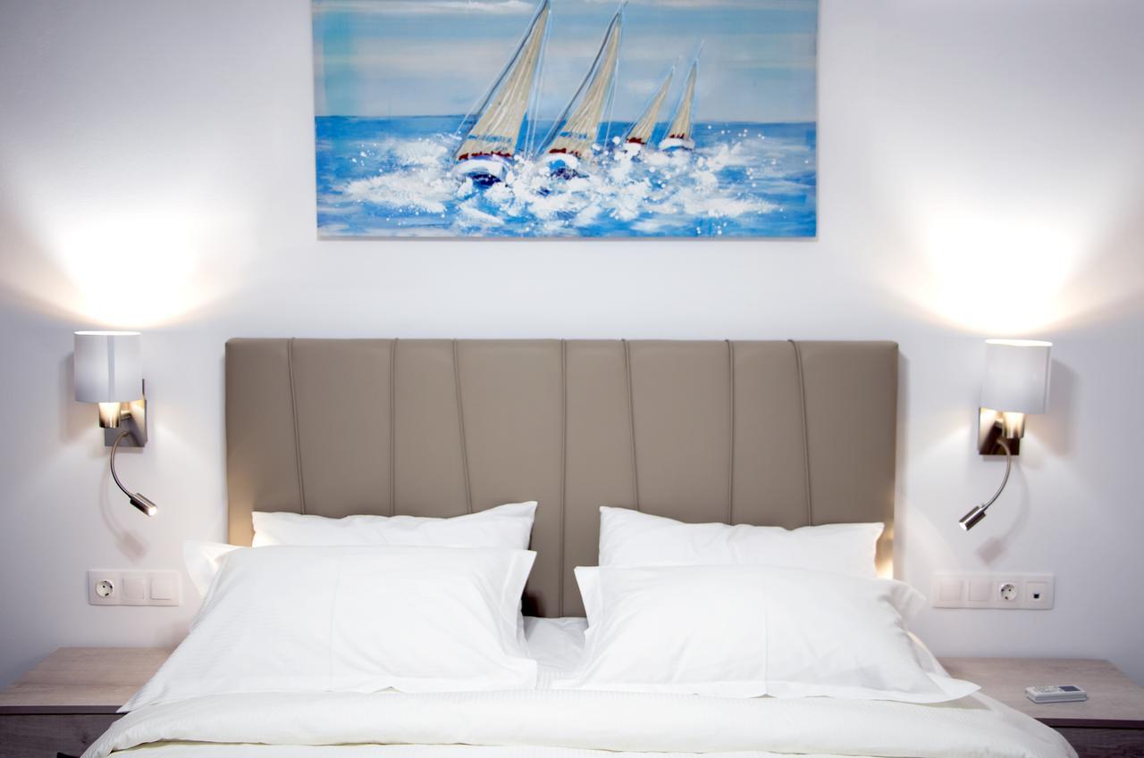 Aegean Horizon Beachfront Villa Gennadi